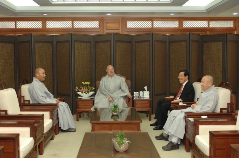 2010.06.22_예술의전당 사장 예방 (6)